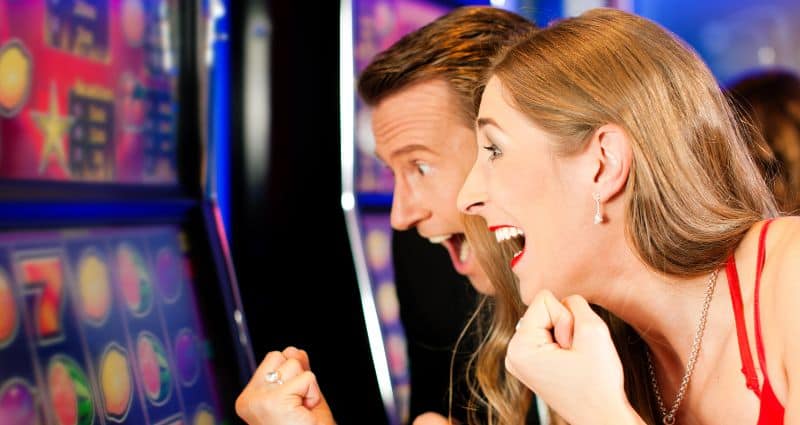 rahapelaaminen parisuhteessa