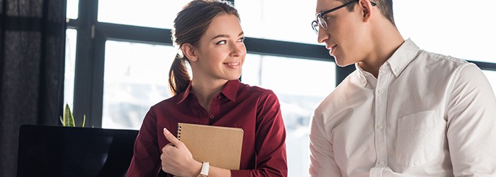 Työpaikkaromanssin merkit